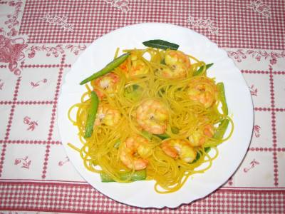 Spaghetti con gamberetti e zafferano.jpg