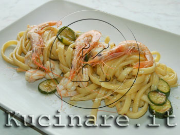 Scialatielli con zucchine e gamberi